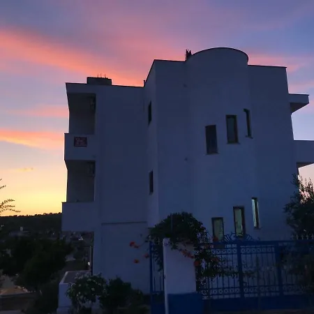 Jeti Villa *